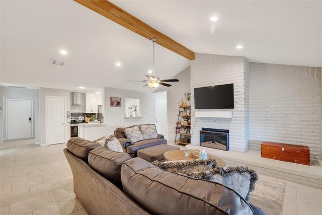 17115 Bougainvilla Lane, Friendswood, TX 77546