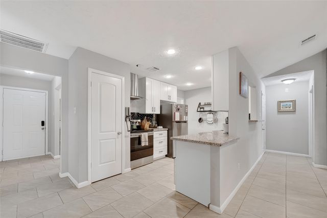 17115 Bougainvilla Lane, Friendswood, TX 77546