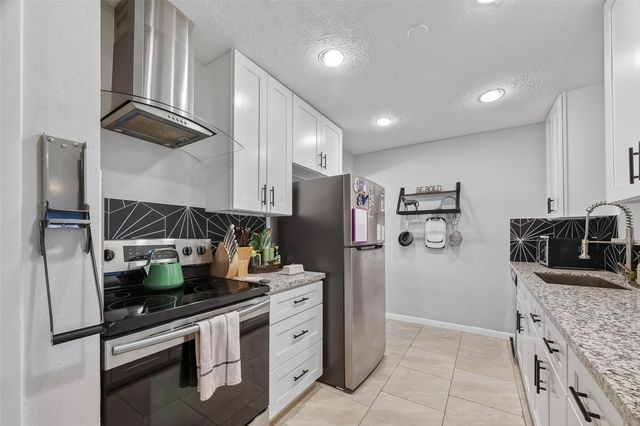 17115 Bougainvilla Lane, Friendswood, TX 77546