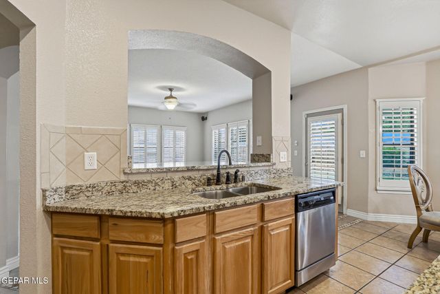 524 BREWSTER Place, El Paso, TX 79928