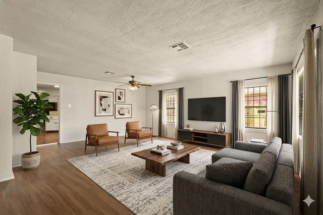 2315 Leffingwell Street, Houston, TX 77026