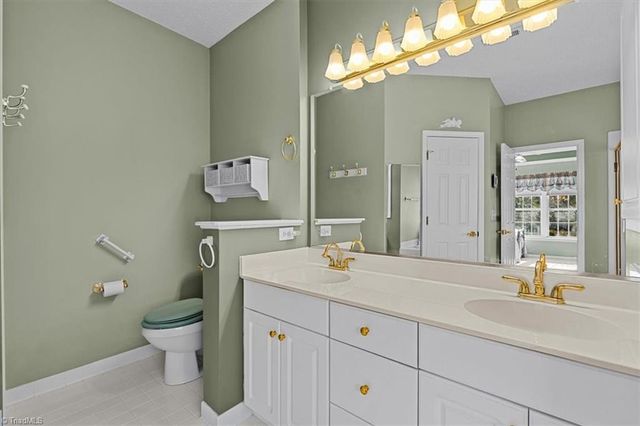 118 Riverwalk Lane, Jamestown, NC 27282