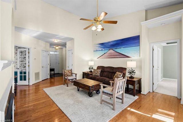 118 Riverwalk Lane, Jamestown, NC 27282