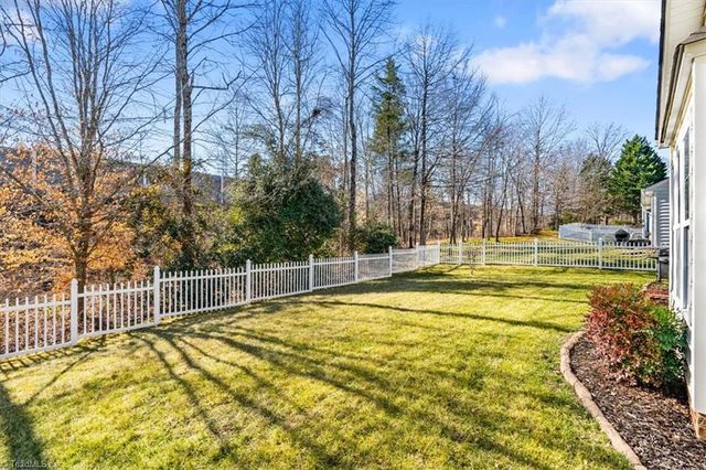 118 Riverwalk Lane, Jamestown, NC 27282