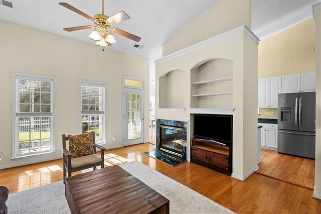 118 Riverwalk Lane, Jamestown, NC 27282