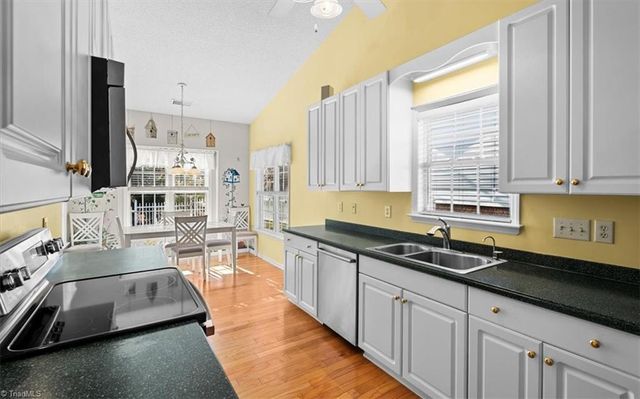 118 Riverwalk Lane, Jamestown, NC 27282