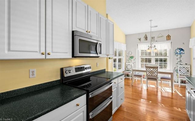 118 Riverwalk Lane, Jamestown, NC 27282