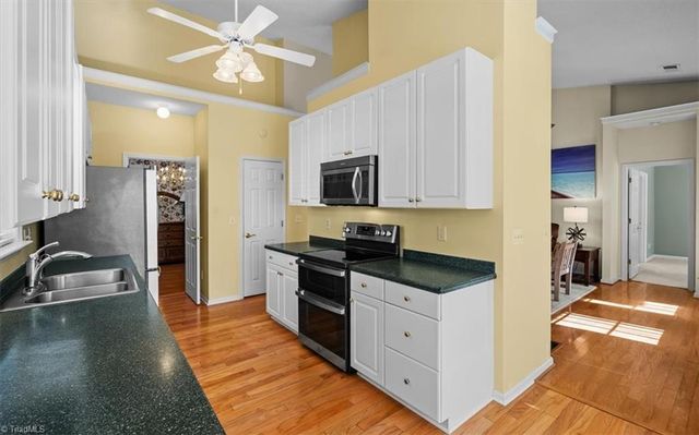 118 Riverwalk Lane, Jamestown, NC 27282