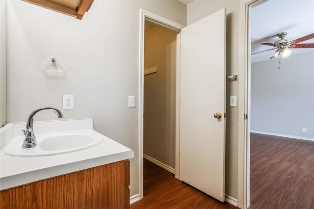 5813 Wideleaf DR, Austin, TX 78724