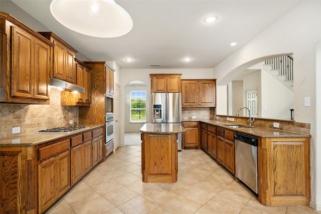 9616 Barksdale Drive, Fort Worth, TX 76244