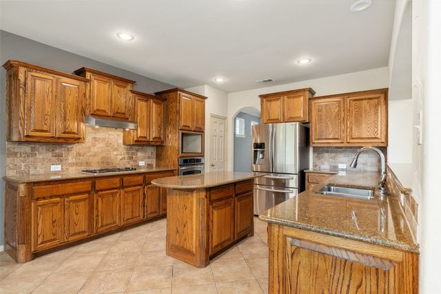 9616 Barksdale Drive, Fort Worth, TX 76244