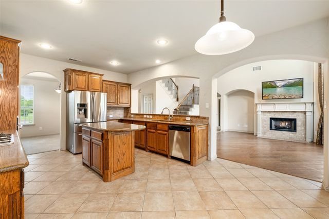 9616 Barksdale Drive, Fort Worth, TX 76244