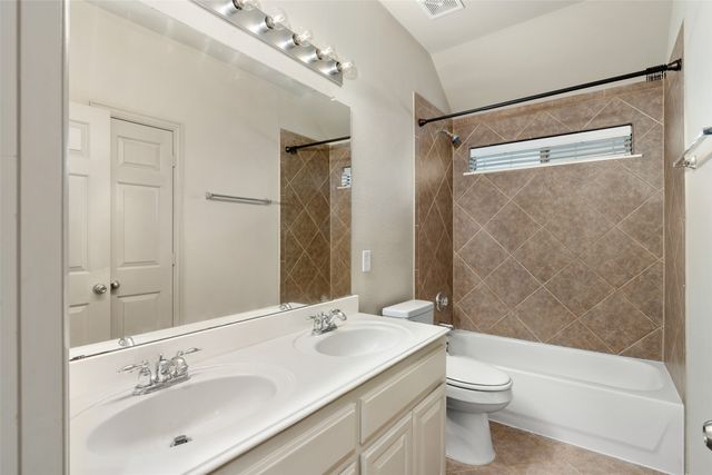 9616 Barksdale Drive, Fort Worth, TX 76244