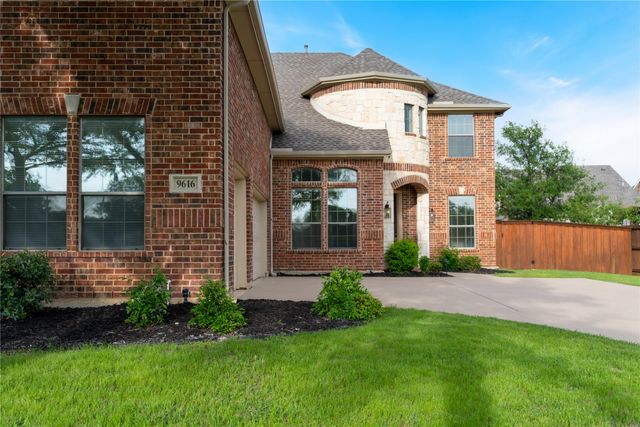 9616 Barksdale Drive, Fort Worth, TX 76244