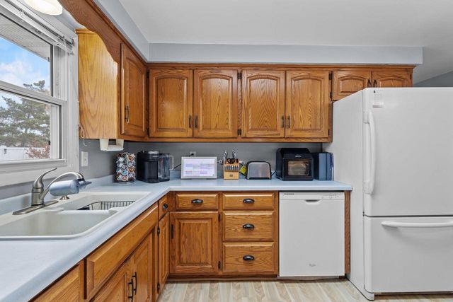 2120 E RIVER DRIVE, Green Bay, WI 54301