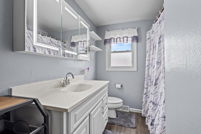 2120 E RIVER DRIVE, Green Bay, WI 54301