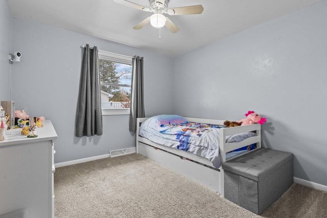 2120 E RIVER DRIVE, Green Bay, WI 54301