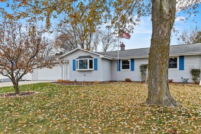 2120 E RIVER DRIVE, Green Bay, WI 54301