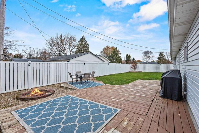 2120 E RIVER DRIVE, Green Bay, WI 54301