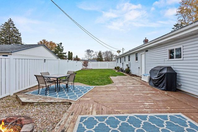 2120 E RIVER DRIVE, Green Bay, WI 54301