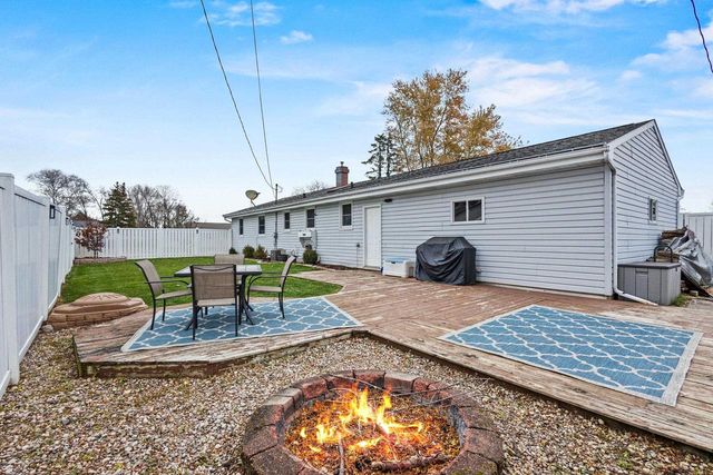 2120 E RIVER DRIVE, Green Bay, WI 54301