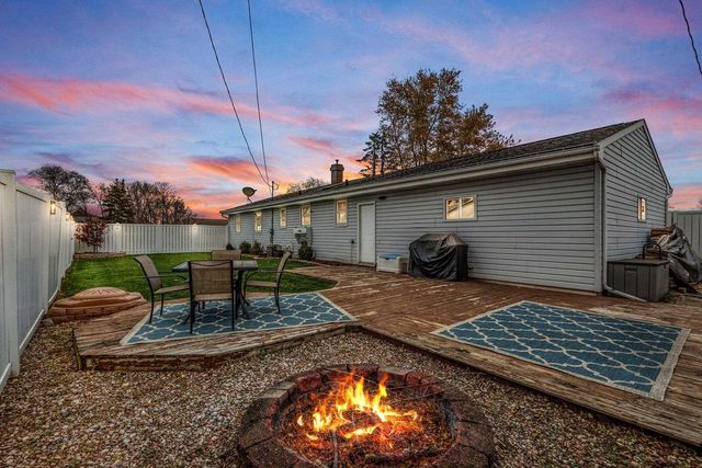 2120 E RIVER DRIVE, Green Bay, WI 54301