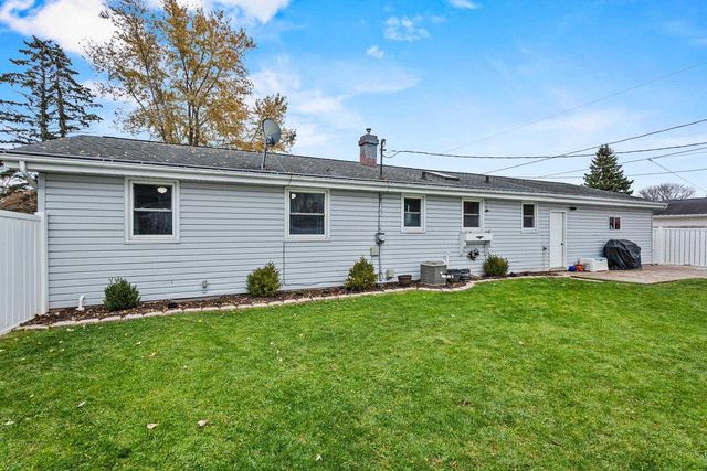 2120 E RIVER DRIVE, Green Bay, WI 54301