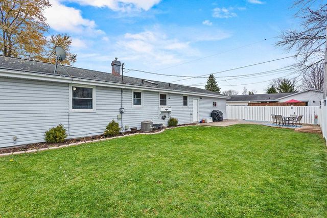 2120 E RIVER DRIVE, Green Bay, WI 54301