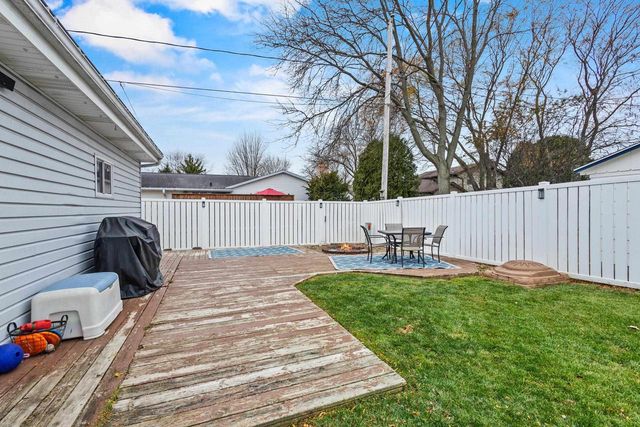 2120 E RIVER DRIVE, Green Bay, WI 54301