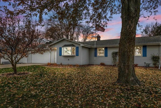 2120 E RIVER DRIVE, Green Bay, WI 54301