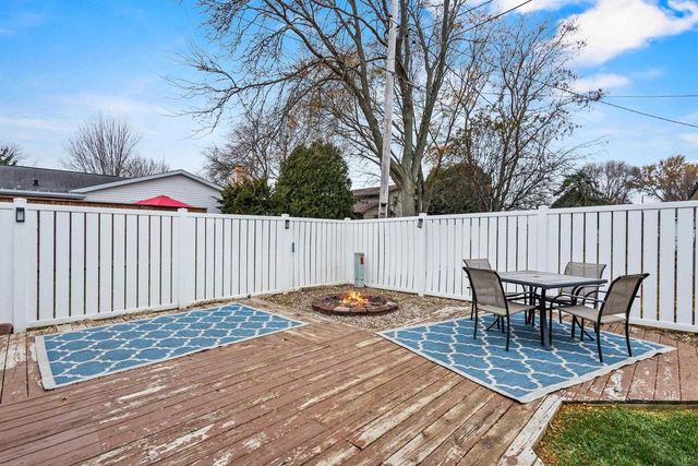 2120 E RIVER DRIVE, Green Bay, WI 54301