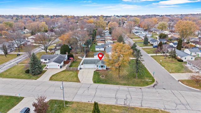 2120 E RIVER DRIVE, Green Bay, WI 54301