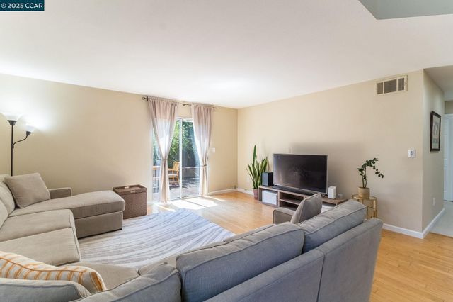 289 Crestview, Martinez, CA 94533