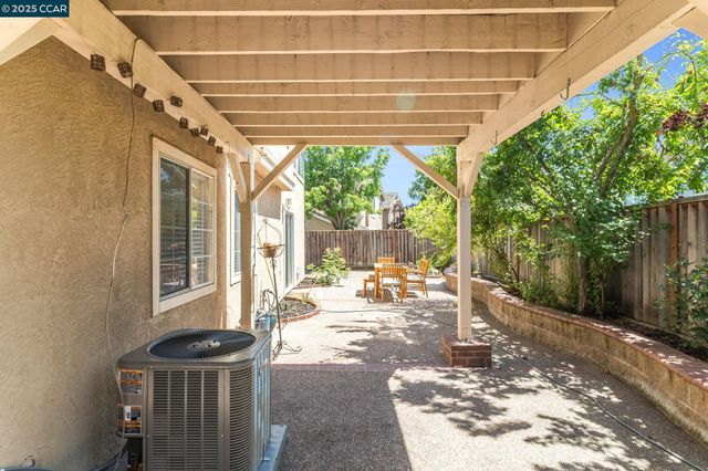 289 Crestview, Martinez, CA 94533