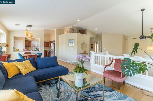 289 Crestview, Martinez, CA 94533