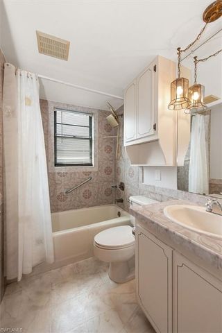 20014 Lake Vista CIR, Lehigh Acres, FL 33936