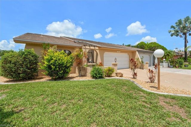 20014 Lake Vista CIR, Lehigh Acres, FL 33936