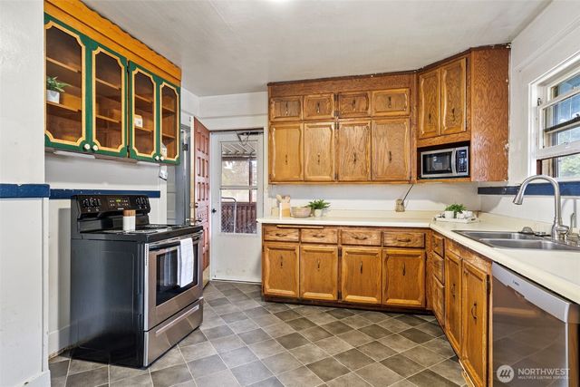 1512 S Oakes Street, Tacoma, WA 98405