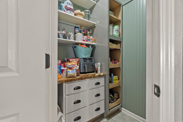 1320 Andy Dr, Conway, AR 72034