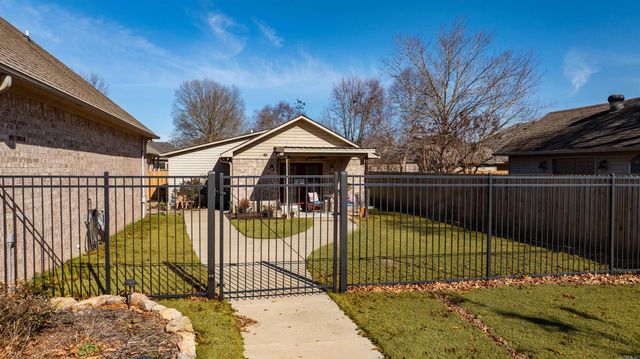 1320 Andy Dr, Conway, AR 72034