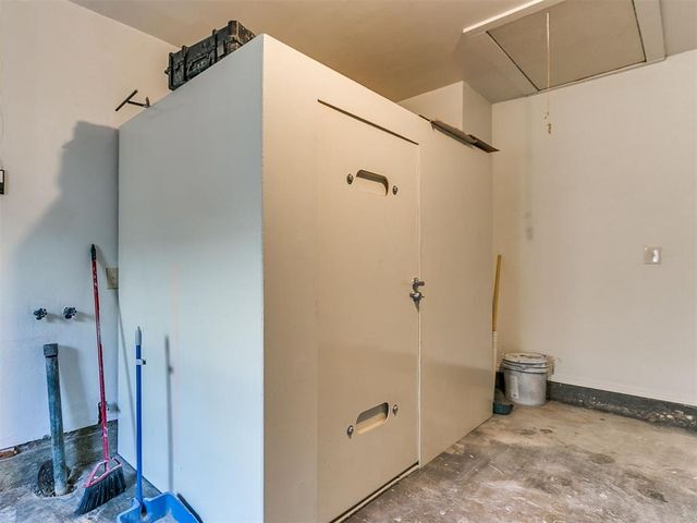 1304 Kings Court Circle, Moore, OK 73160