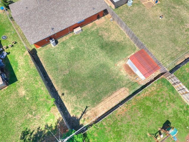 1304 Kings Court Circle, Moore, OK 73160