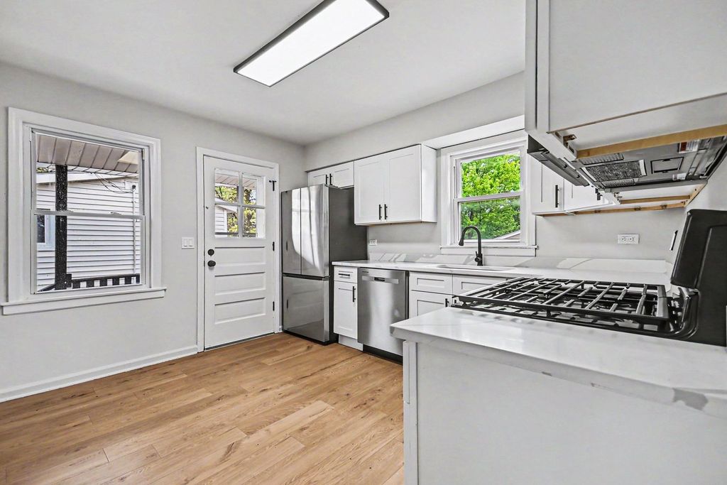835 S Addison Avenue, Villa Park, IL 60181 — photo 5