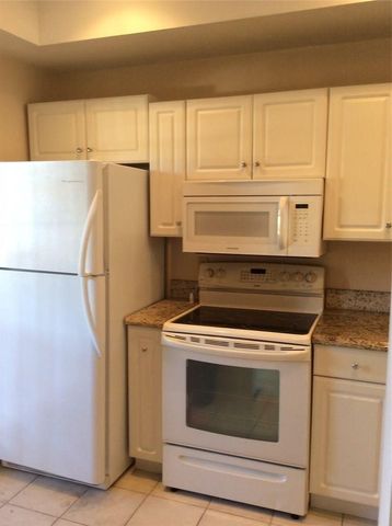 2379 SW 15th St 114, Deerfield Beach, FL 33442