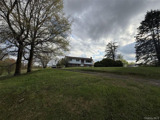 13 Schoonmaker Drive, Gardiner, NY 12525