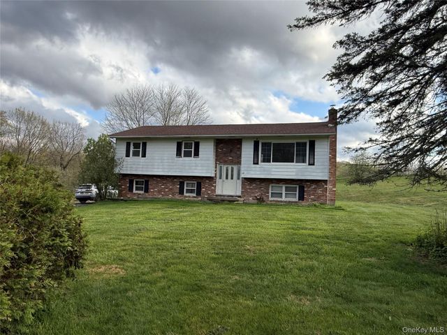 13 Schoonmaker Drive, Gardiner, NY 12525