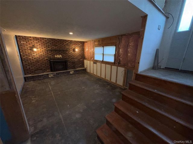 13 Schoonmaker Drive, Gardiner, NY 12525