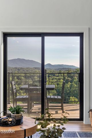 409 Compass Point Way, Sevierville, TN 37876