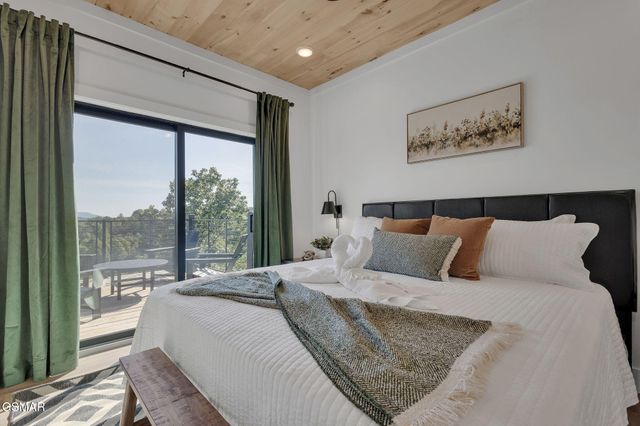 409 Compass Point Way, Sevierville, TN 37876