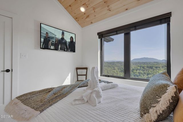 409 Compass Point Way, Sevierville, TN 37876